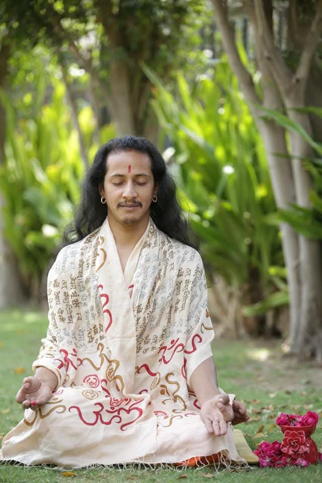 संस्थापक — Founder